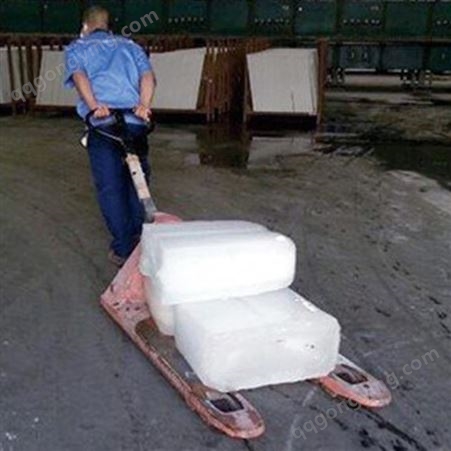 南京降温冰块销售厂家 夏季学生工人职员冰块高温降温 工业冰块价格