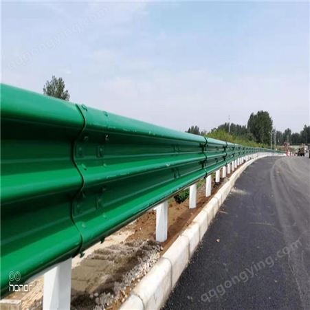 乡村公路三波喷塑波形护栏板梁钢防护栏定制