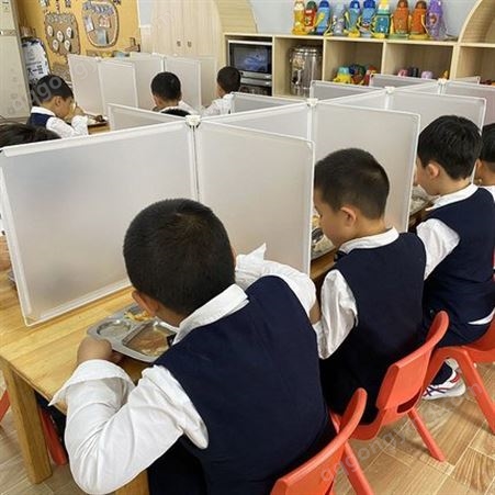 广州学校防疫 食堂餐桌十字隔离挡板 教室透明挡板