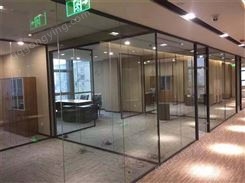商场办公木框玻璃门    无框玻璃平开门厂家   商场玻璃门工程公司