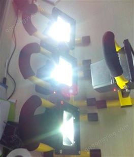 深圳厂家LED移动充电投光灯可移动便携手提式照明灯20w50w100w200
